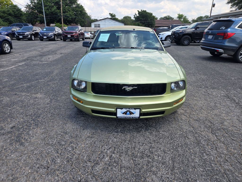 2005 Ford Mustang Image 3