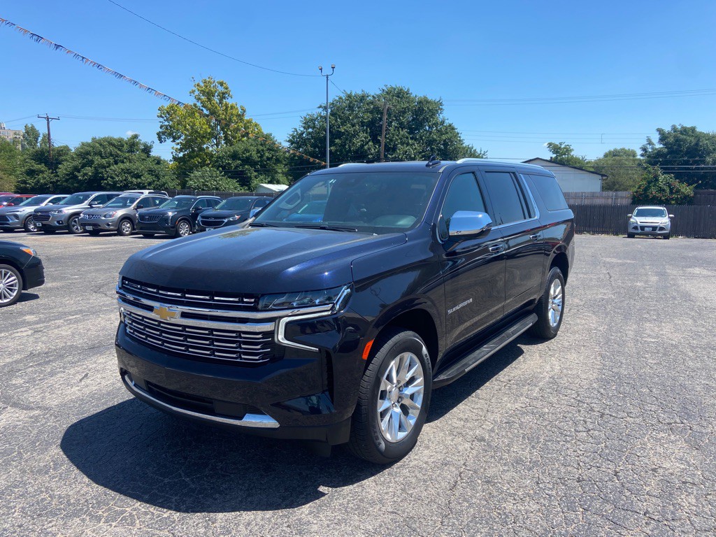 2023 Chevrolet Suburban Image 2