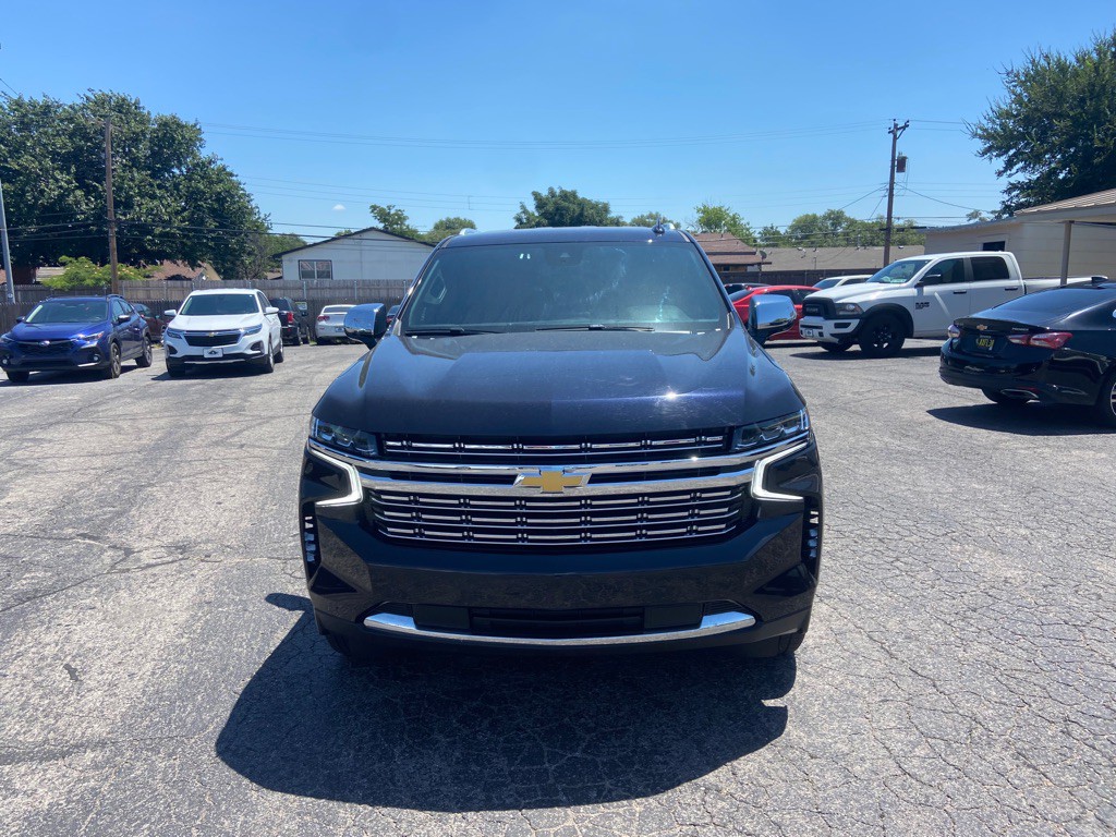 2023 Chevrolet Suburban Image 3