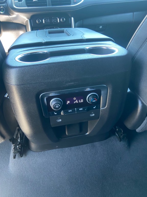 2023 Chevrolet Suburban Image 17
