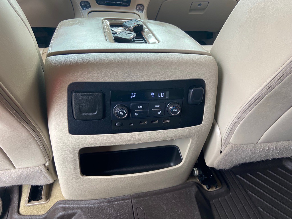 2017 GMC Yukon Image 10