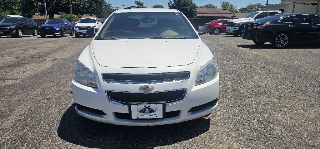 2010 Chevrolet Malibu Image 2
