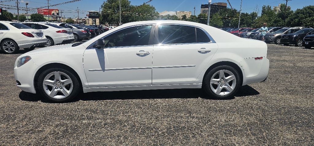 2010 Chevrolet Malibu Image 4