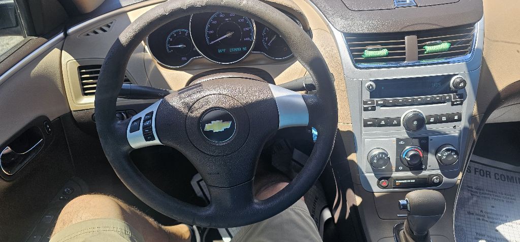 2010 Chevrolet Malibu Image 10