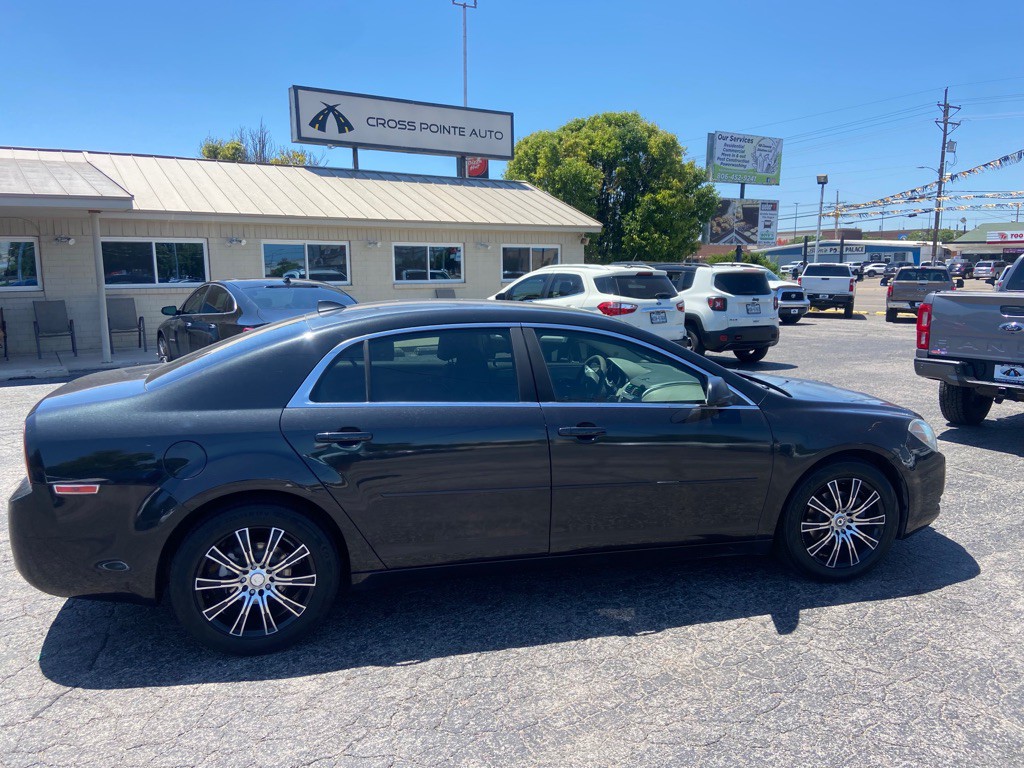 2012 Chevrolet Malibu Image 1