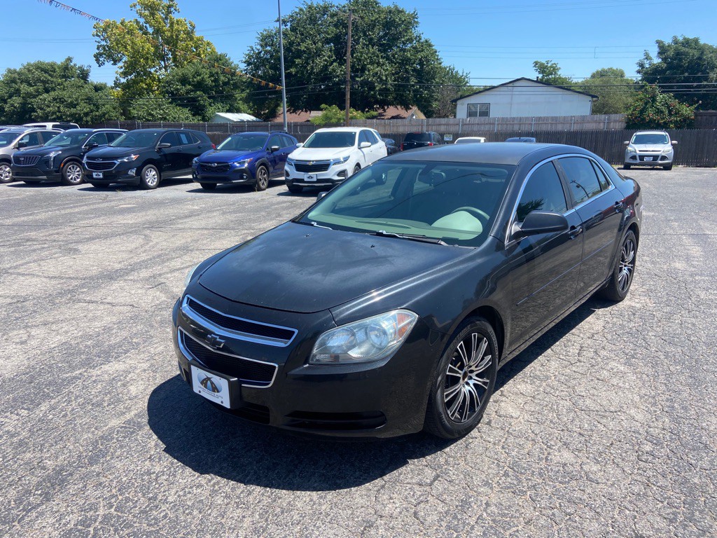 2012 Chevrolet Malibu Image 2