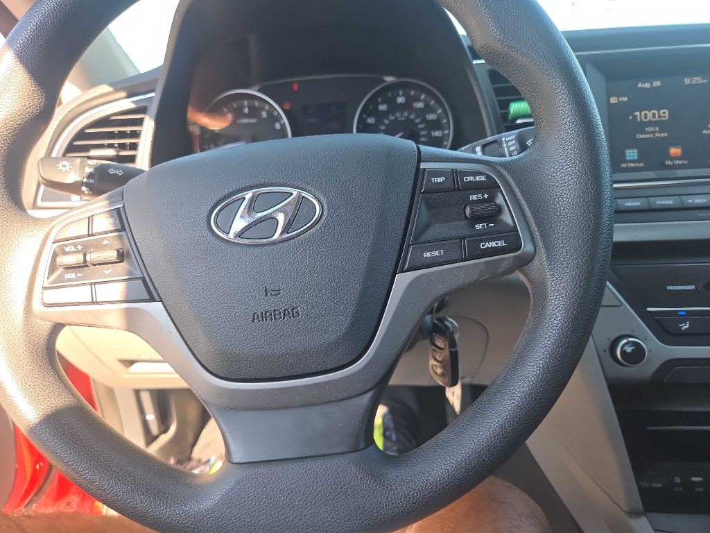 2017 Hyundai Elantra Image 7