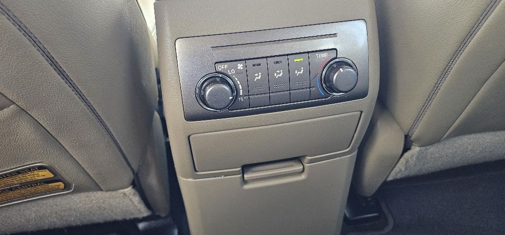 2012 Toyota Highlander Image 10