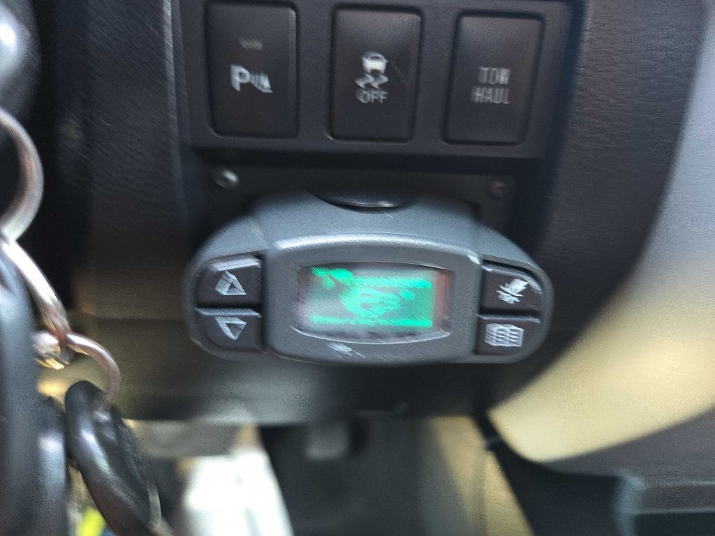 2015 Toyota Tundra Image 10
