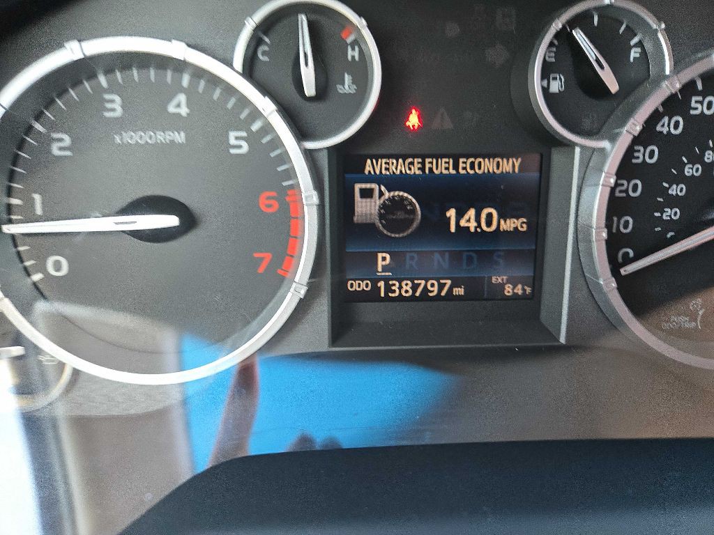 2015 Toyota Tundra Image 16
