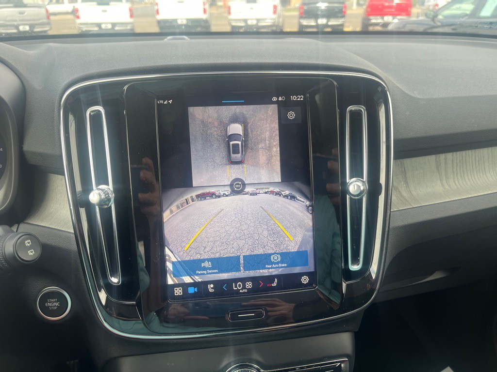 2024 Volvo XC40 Image 15