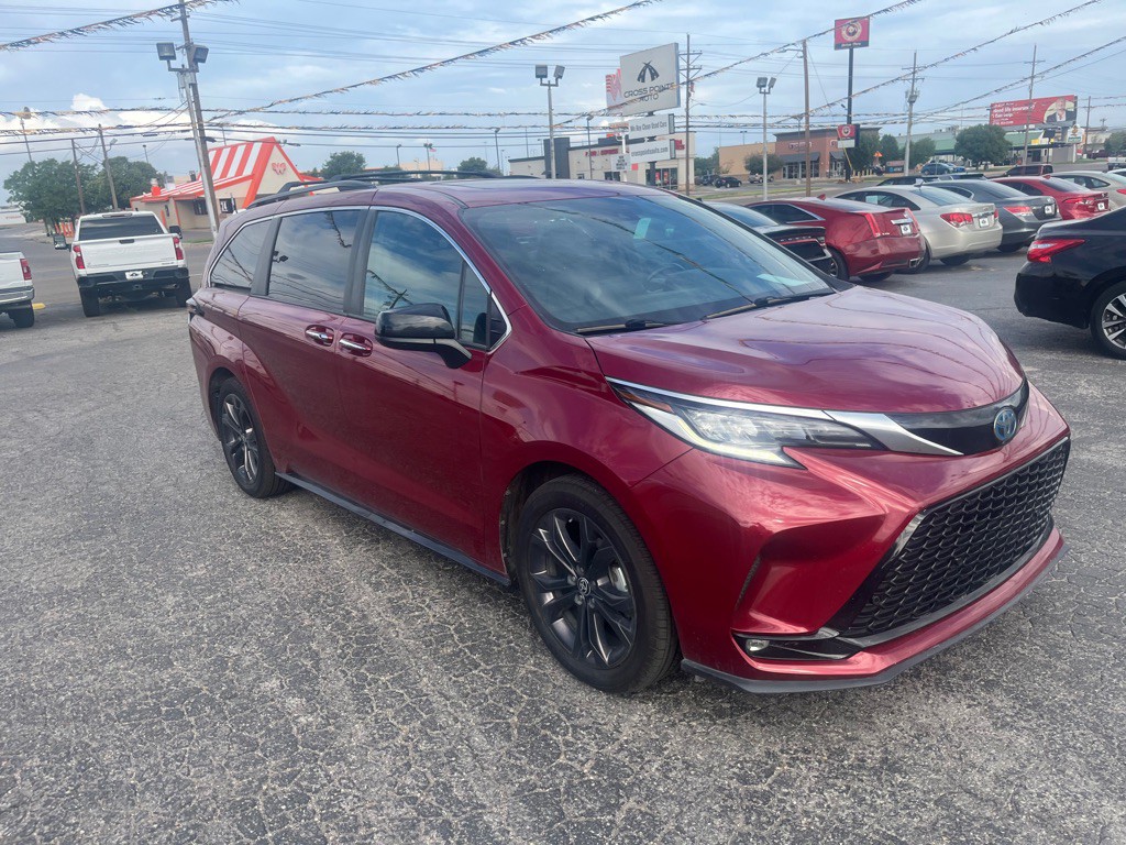 2022 Toyota Sienna Image 4