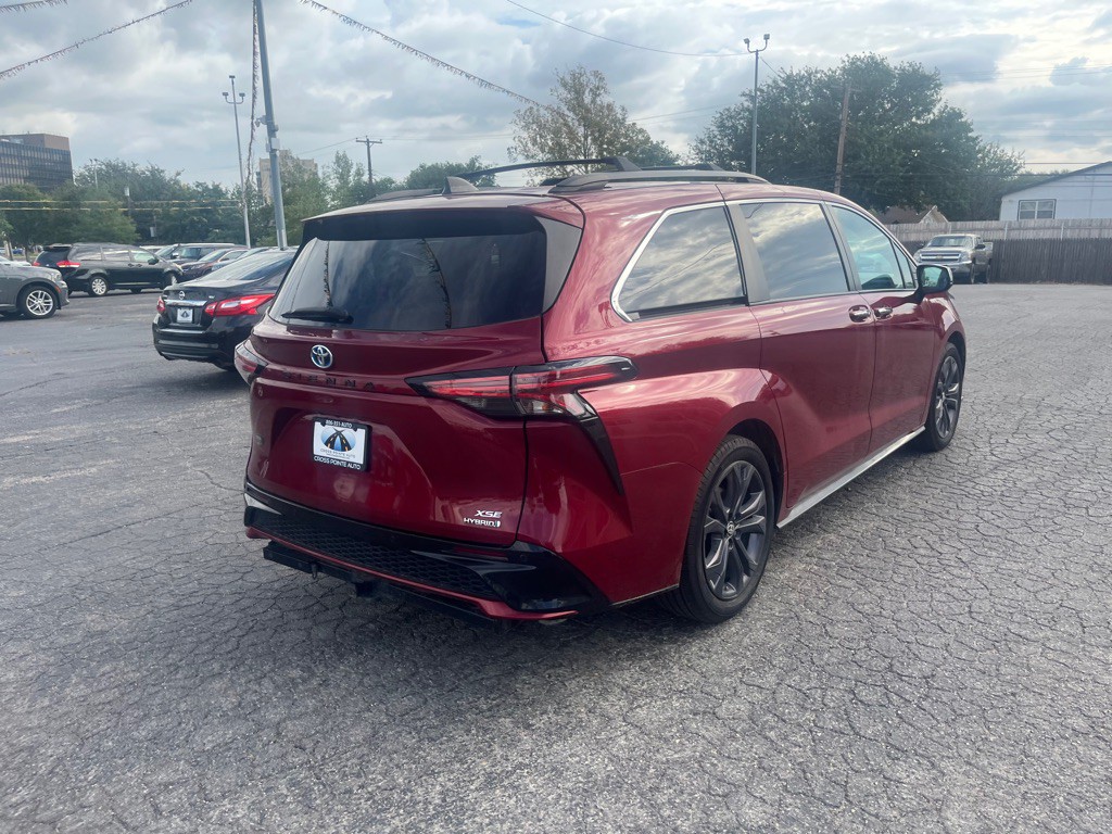 2022 Toyota Sienna Image 6