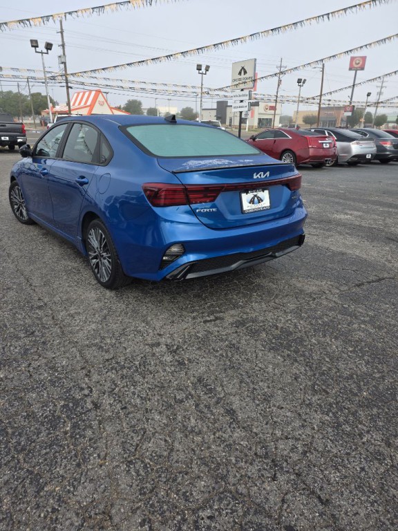2023 Kia Forte Image 3