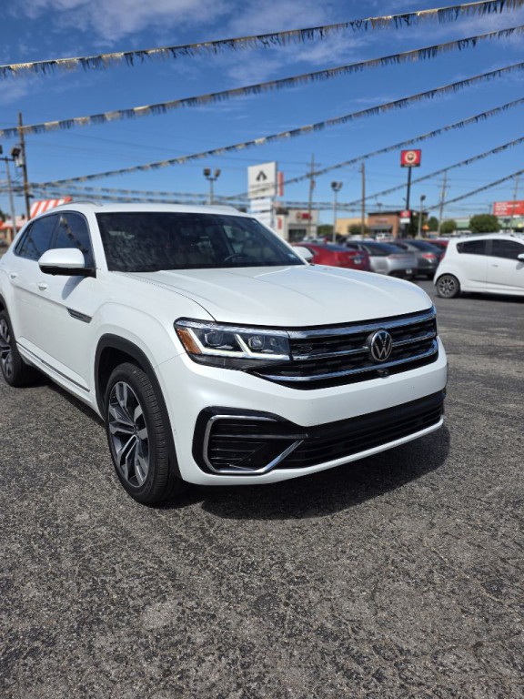 2022 Volkswagen Atlas Cross Spo Image 2