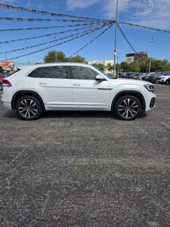 2022 Volkswagen Atlas Cross Spo Image 3