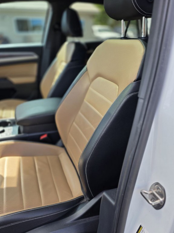 2022 Volkswagen Atlas Cross Spo Image 7