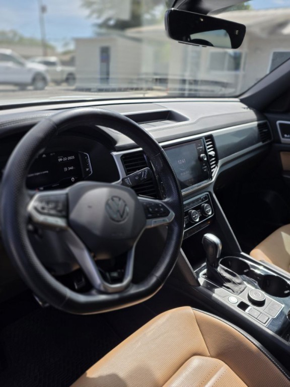2022 Volkswagen Atlas Cross Spo Image 8