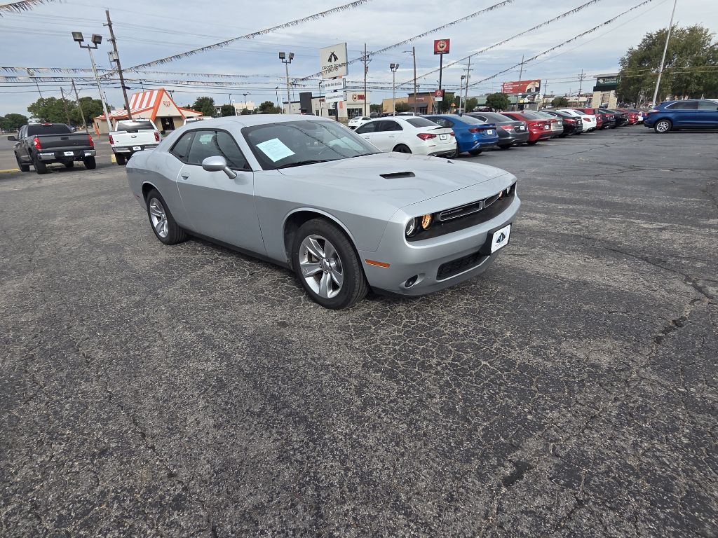 2022 Dodge Challenger Image 2