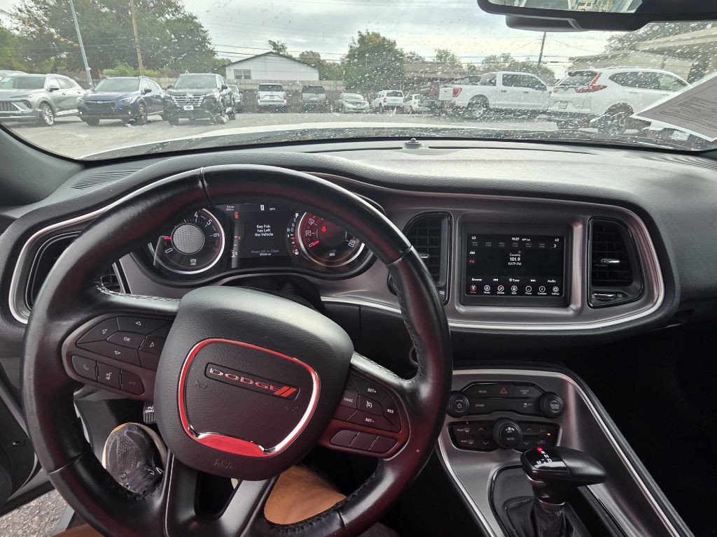 2022 Dodge Challenger Image 10