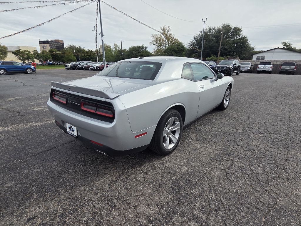 2022 Dodge Challenger Image 18