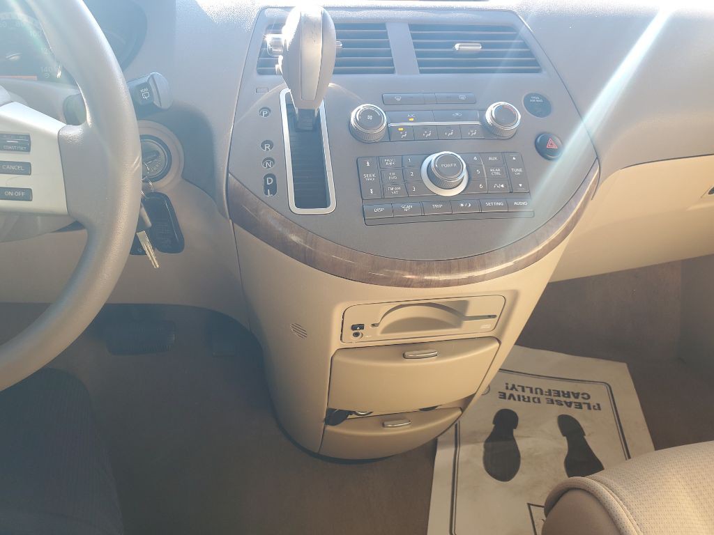 2009 Nissan Quest Image 12