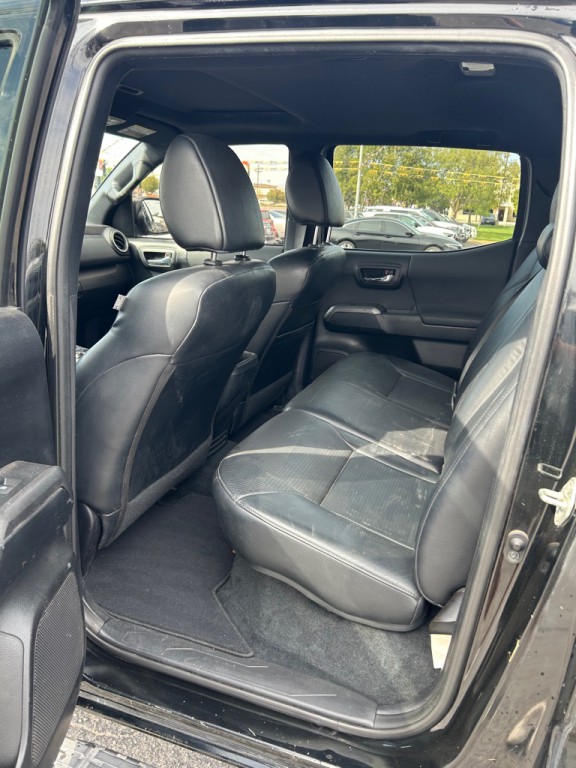 2018 Toyota Tacoma Image 4