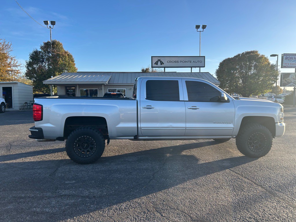 2018 Chevrolet Silverado 1500 Image 1