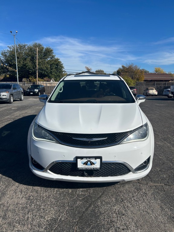 2017 Chrysler Pacifica Image 3