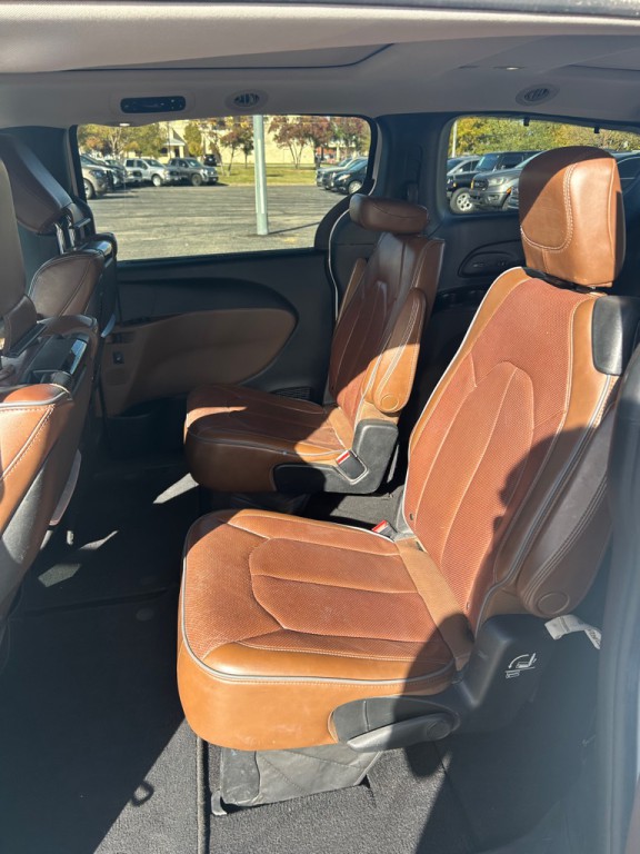 2017 Chrysler Pacifica Image 5