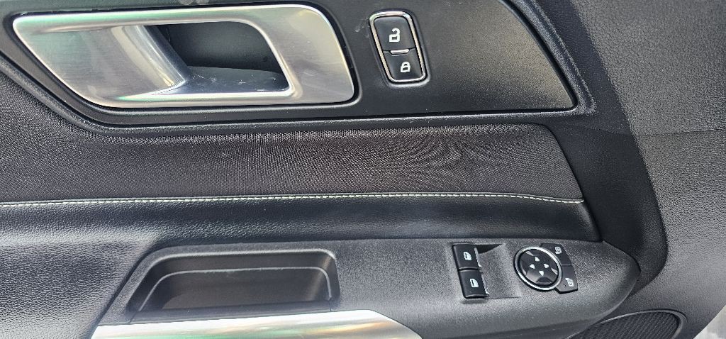 2021 Ford Mustang Image 9