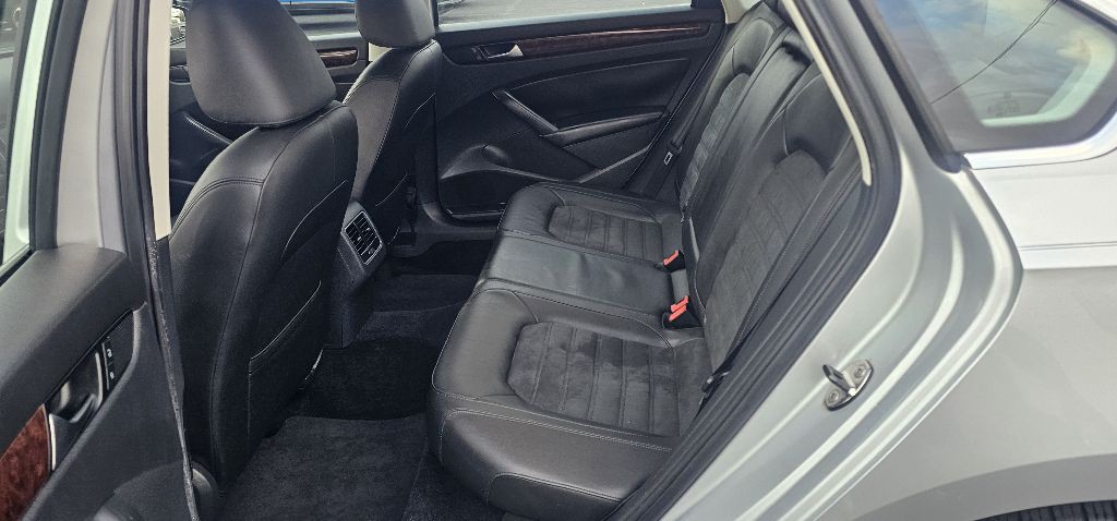 2013 Volkswagen Passat Image 6