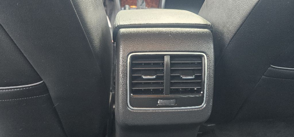 2013 Volkswagen Passat Image 8