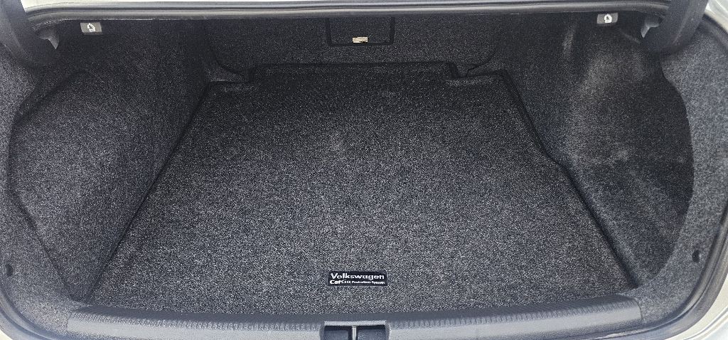 2013 Volkswagen Passat Image 11