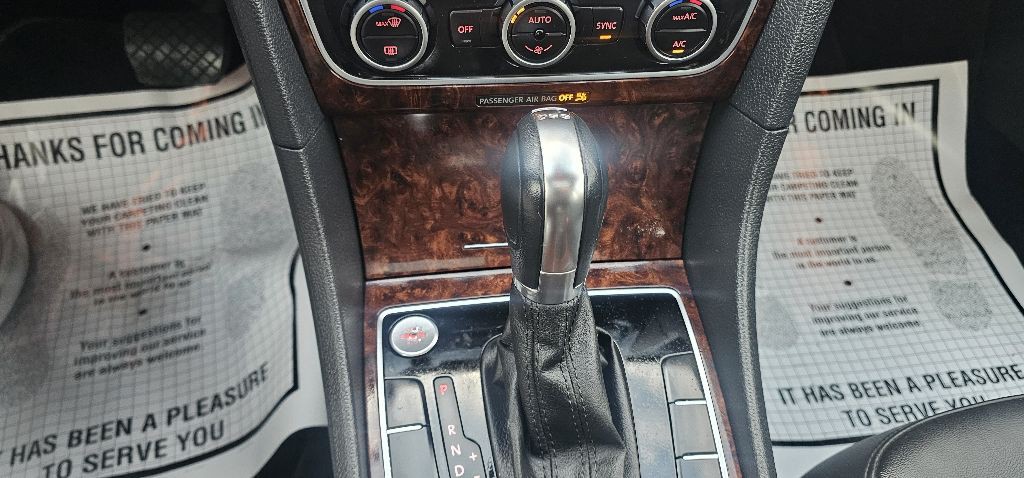 2013 Volkswagen Passat Image 13