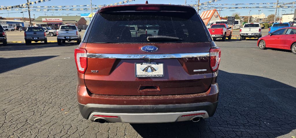 2016 Ford Explorer Image 2