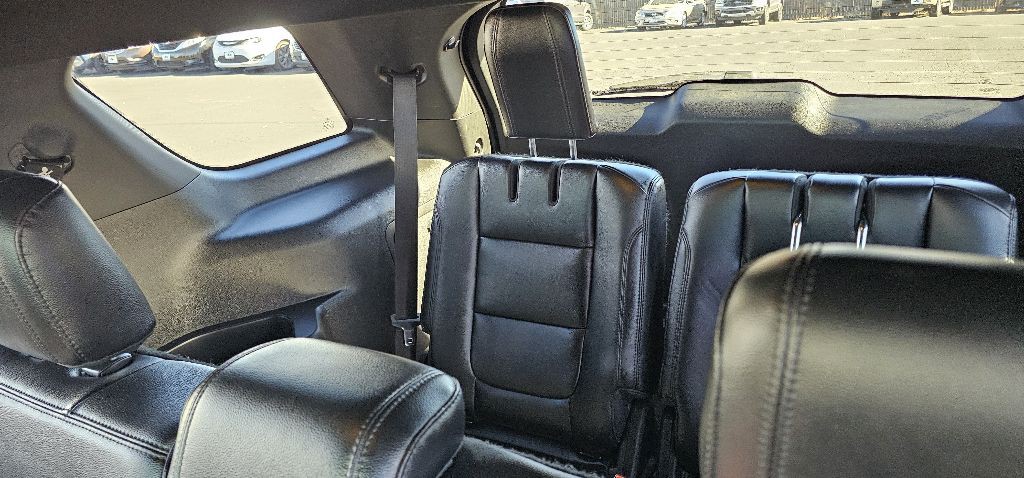 2016 Ford Explorer Image 8