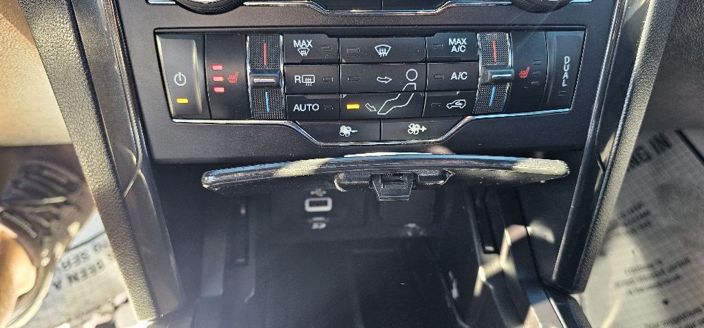 2016 Ford Explorer Image 12