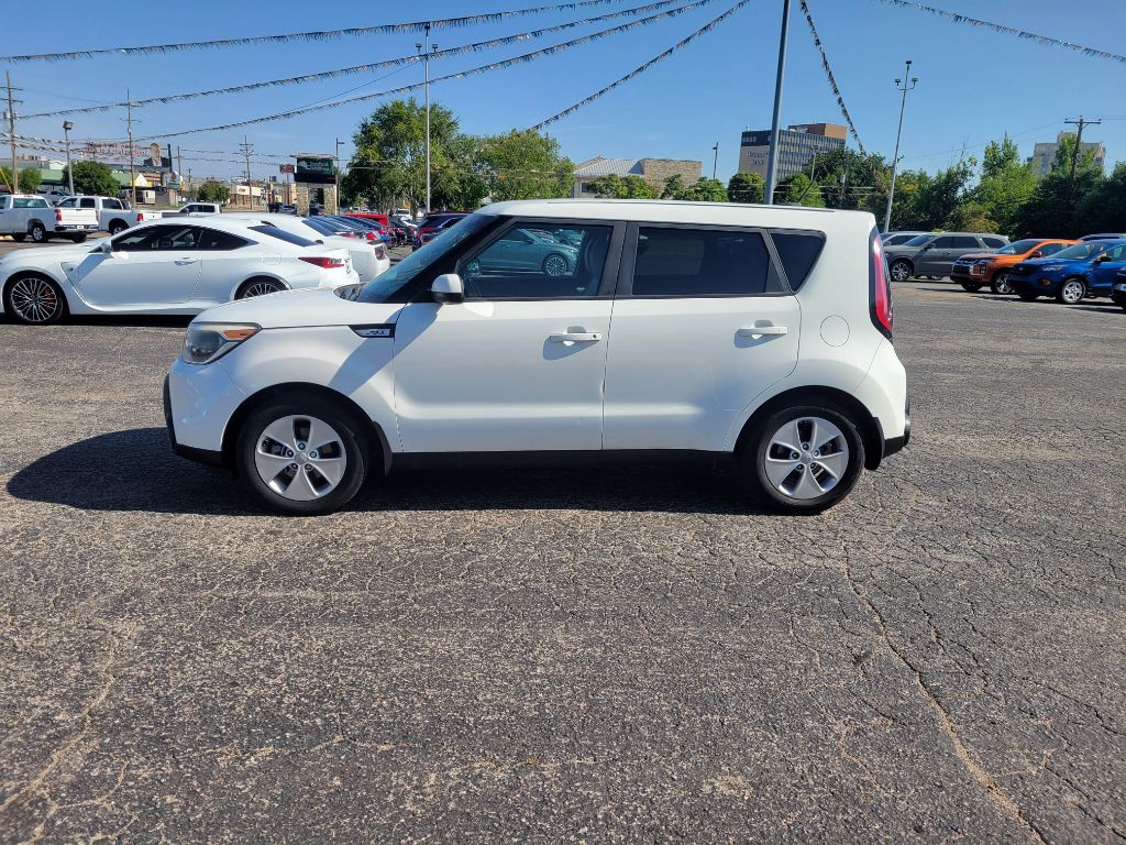 2016 Kia Soul Image 2