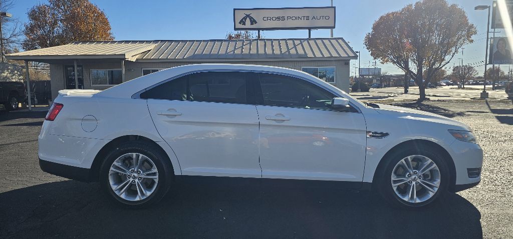 2013 Ford Taurus Image 2