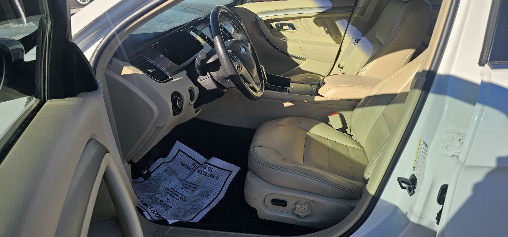 2013 Ford Taurus Image 9