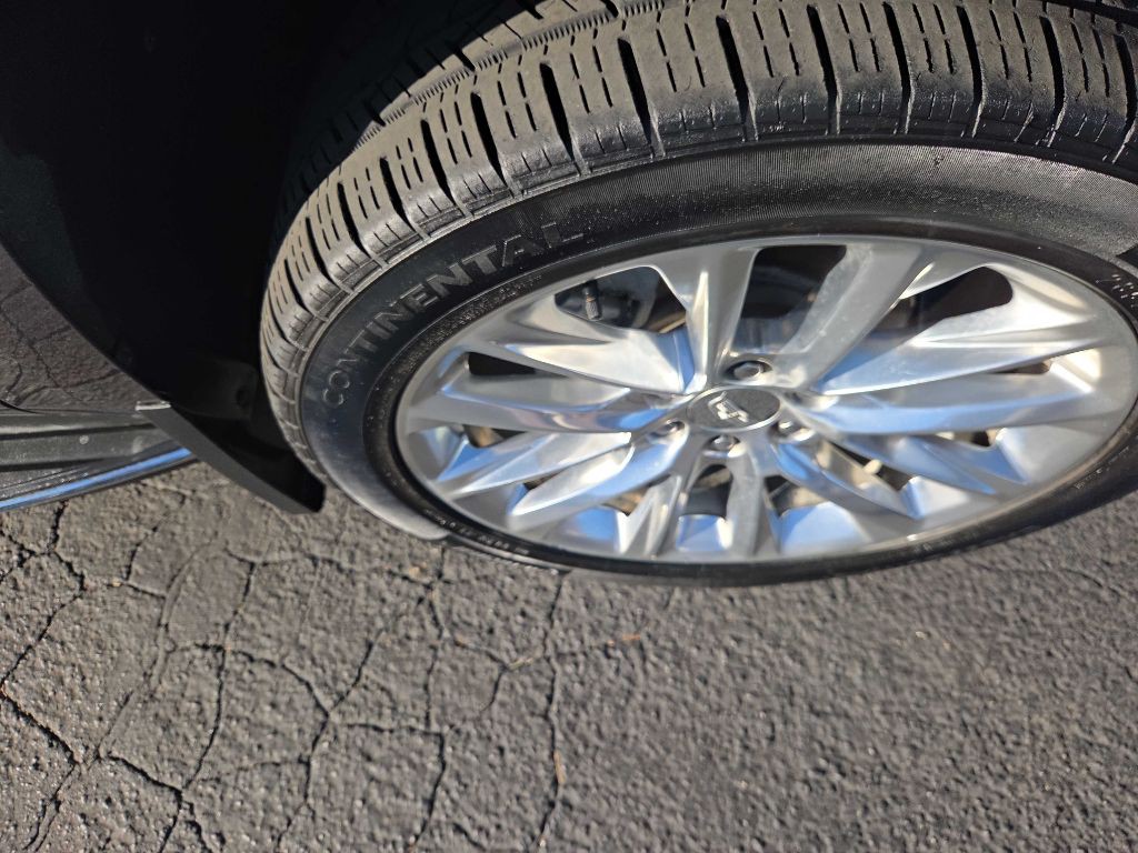 2018 Cadillac Escalade Image 12