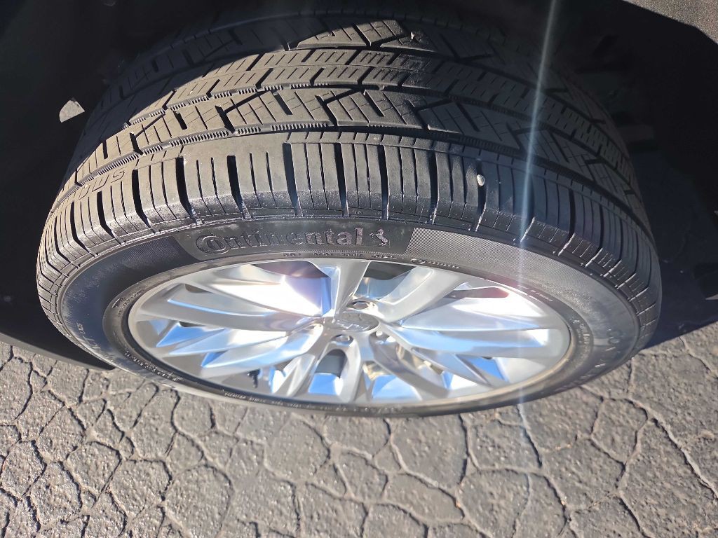 2018 Cadillac Escalade Image 14