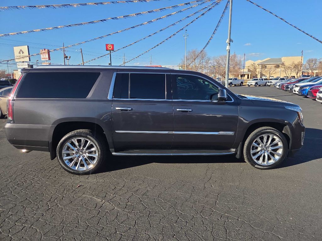 2018 Cadillac Escalade Image 1