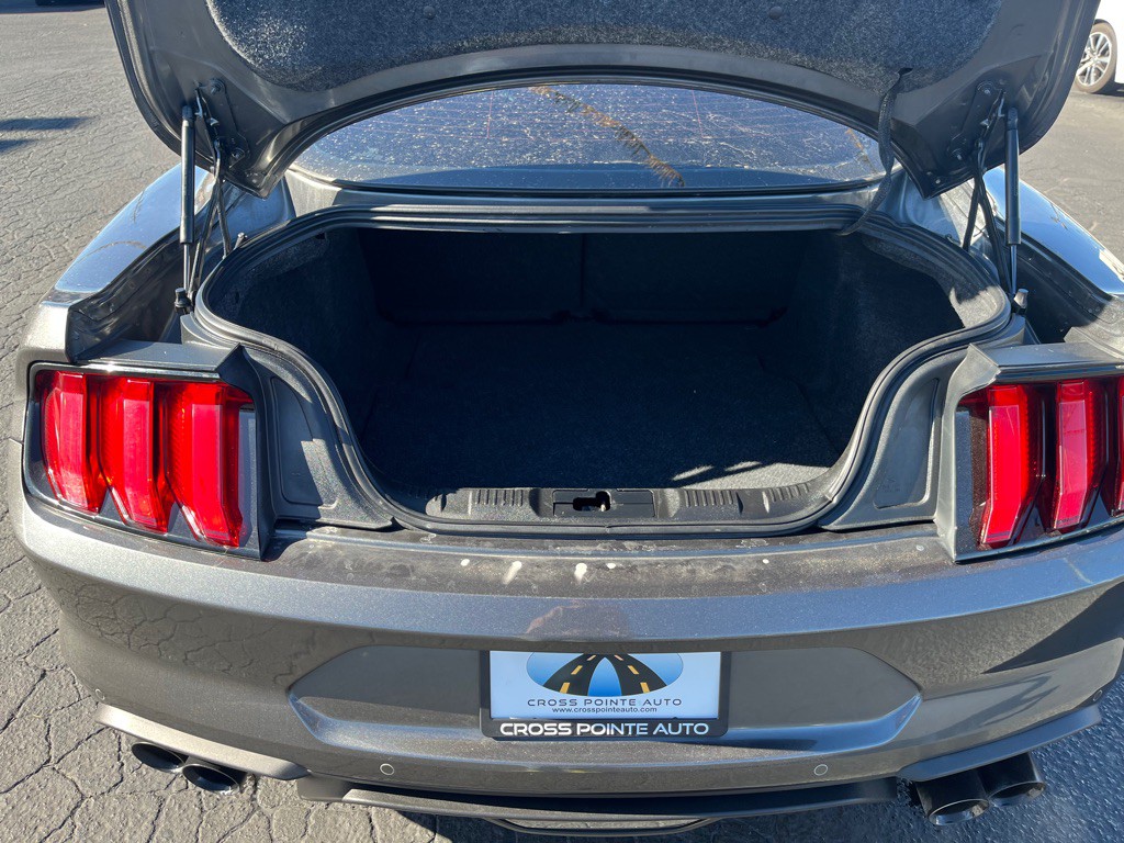 2020 Ford Mustang Image 9