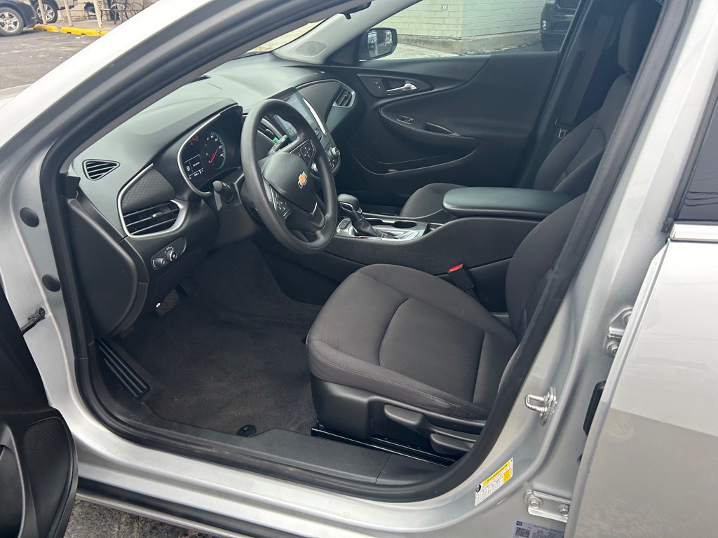 2021 Chevrolet Malibu Image 9