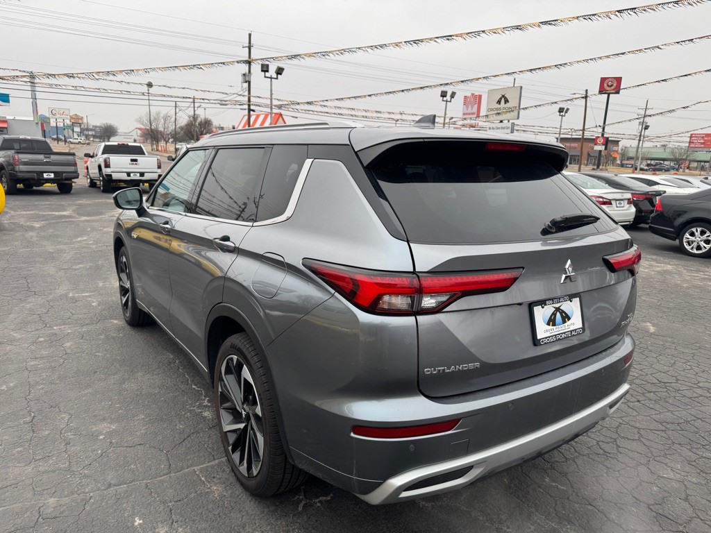 2023 Mitsubishi Outlander Image 8