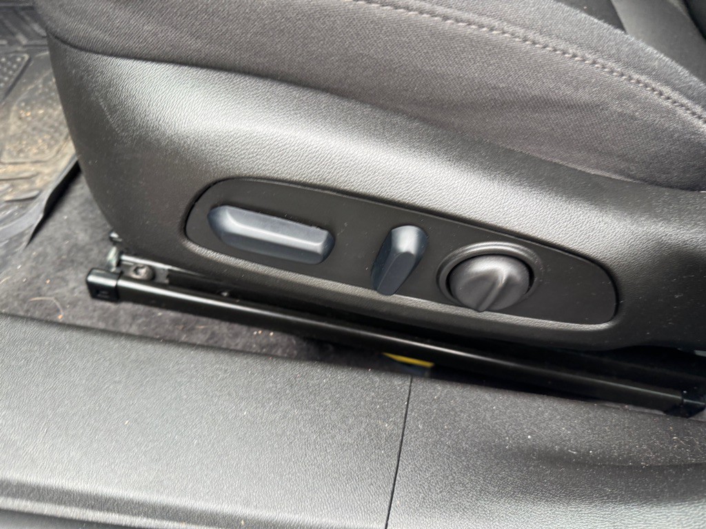 2023 Mitsubishi Outlander Image 16