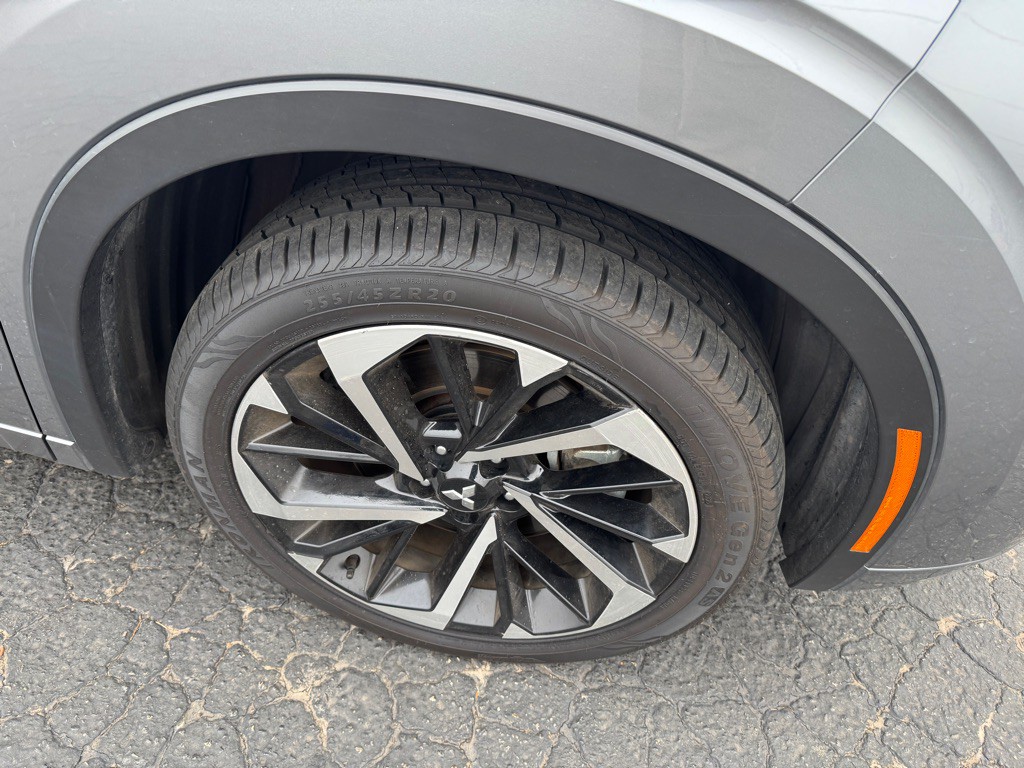 2023 Mitsubishi Outlander Image 21