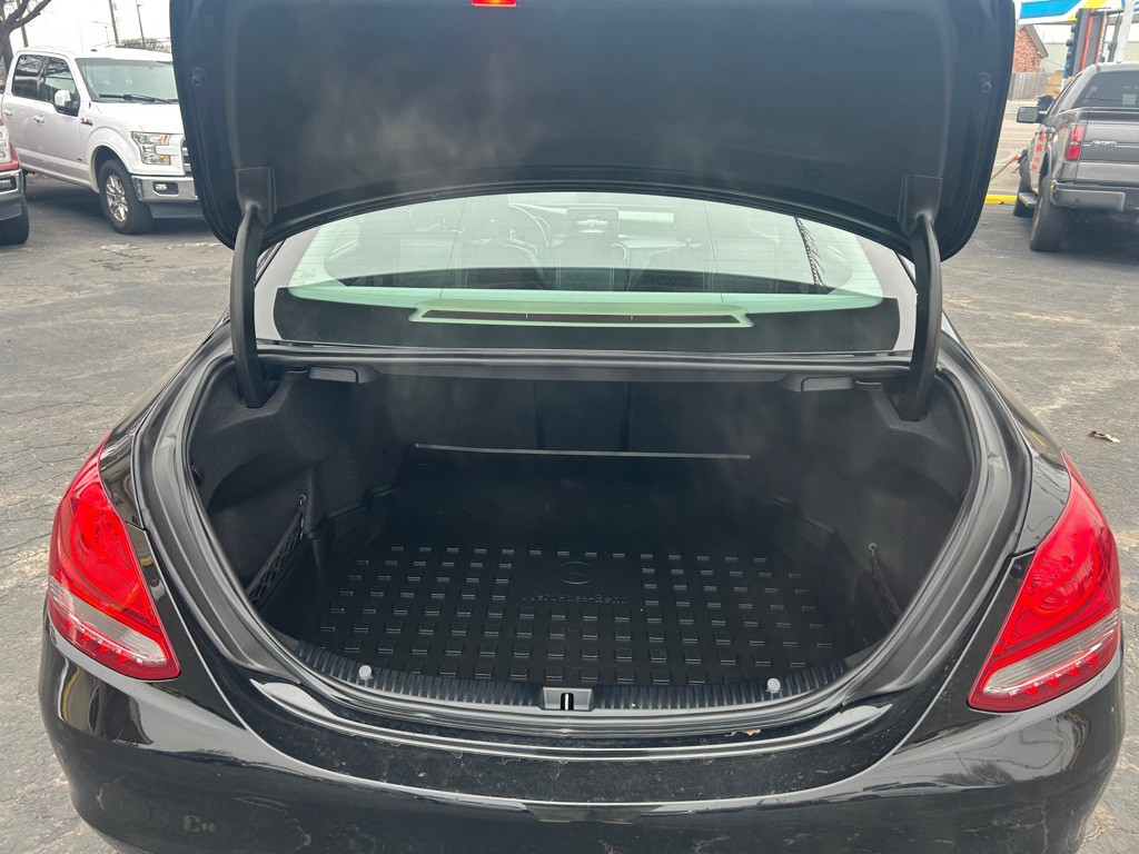 2018 Mercedes-Benz C-Class Image 11
